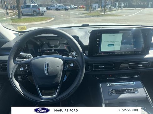 New 2026 Lincoln Aviator AWD image 16