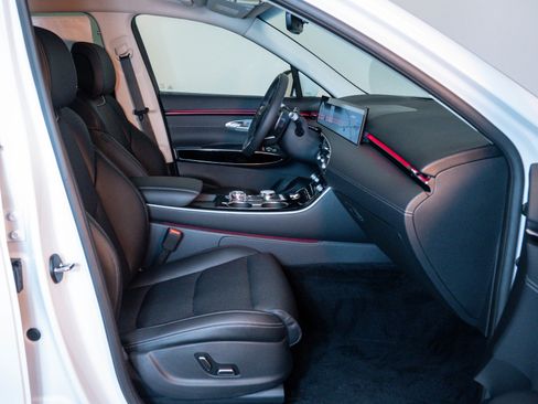 Used 2026 Genesis GV70 2.5T image 10