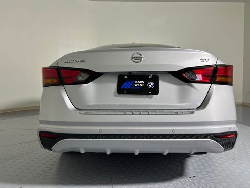 Used 2022 Nissan Altima 2.5 SV image 10