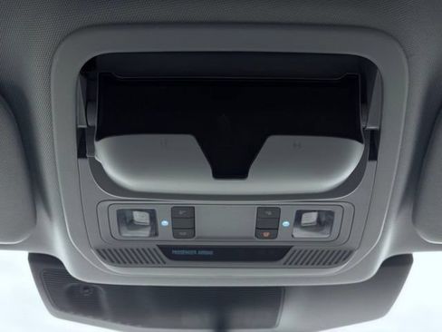 Used 2020 Ford Explorer XLT w/ Equipment Group 202A AWD/4WD image 44