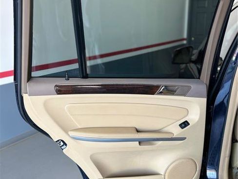 Used 2012 Mercedes-Benz GL 450 4MATIC image 16