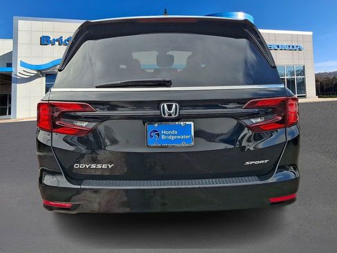 Used 2024 Honda Odyssey Sport image 5