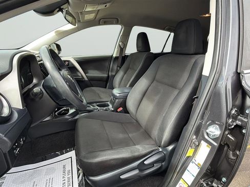 Used 2017 Toyota RAV4 LE w/ Carpet Mat Package image 25