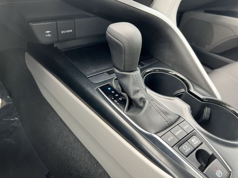Used 2019 Toyota Camry LE FWD image 21
