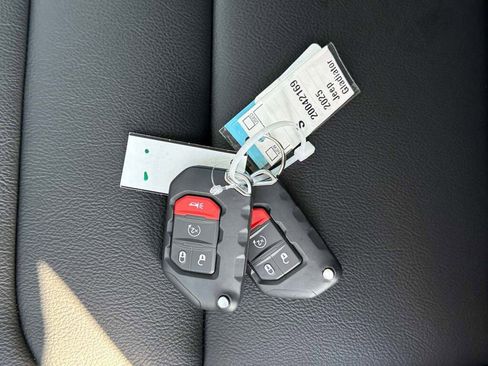 New 2025 Jeep Gladiator Sport image 29