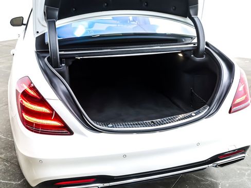 Used 2020 Mercedes-Benz S 560 Sedan image 24