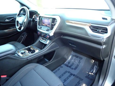 Certified 2023 GMC Acadia SLE w/ Driver Convenience Package image 15