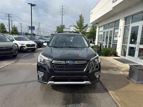 Used 2023 Subaru Forester Touring AWD/4WD image 8