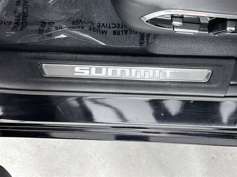 Used 2023 Jeep Grand Cherokee Summit AWD/4WD image 12