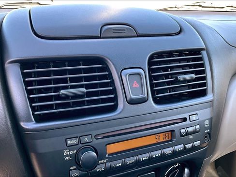 Used 2004 Nissan Sentra S FWD image 31