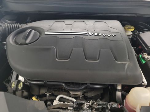 Used 2019 Jeep Cherokee Trailhawk image 30