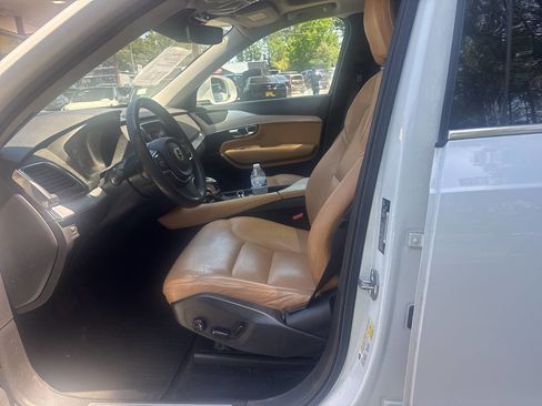 Used 2016 Volvo XC90 T6 Momentum AWD/4WD image 9
