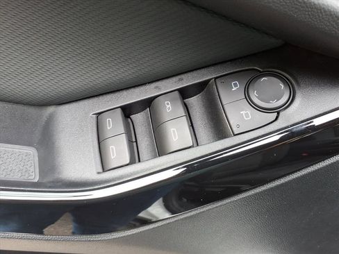 Used 2026 Chevrolet Equinox LT FWD image 24