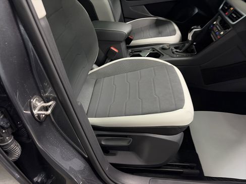 New 2026 Volkswagen Taos SE image 32