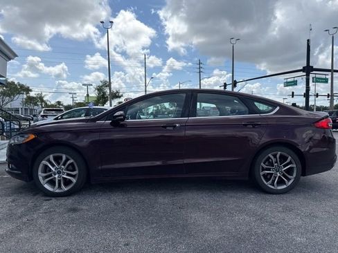 Used 2017 Ford Fusion SE w/ Equipment Group 201A AWD/4WD image 2