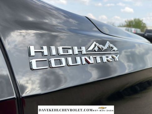 Used 2025 Chevrolet Suburban High Country w/ Sun And Tow Package image 40