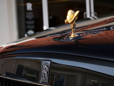 Used 2022 Rolls-Royce Cullinan Black Badge w/ Dark Exterior Package image 7