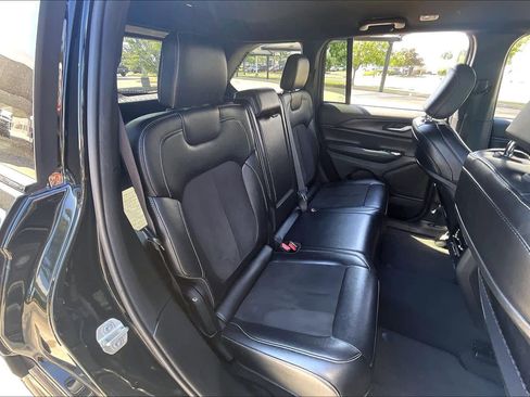 Used 2024 Jeep Grand Cherokee Altitude AWD/4WD image 19