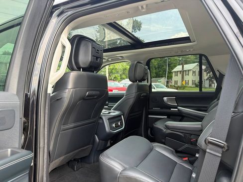 Used 2026 Ford Expedition Platinum w/ Driver's Package AWD/4WD image 28