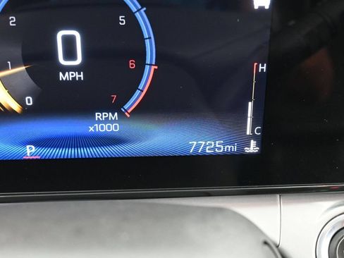 Used 2025 Chevrolet Trax LT FWD image 28