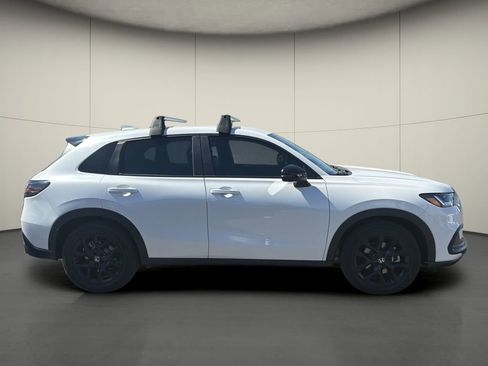 Used 2025 Honda HR-V Sport image 8