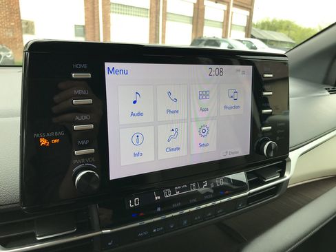 Certified 2023 Toyota Sienna XLE AWD/4WD image 21