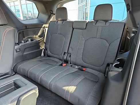 Used 2025 Honda Pilot Sport image 10