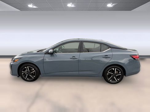 Used 2024 Nissan Sentra SV image 2