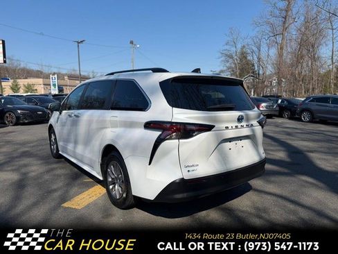 Used 2025 Toyota Sienna XLE FWD image 10