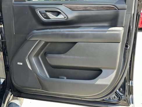 Used 2022 Chevrolet Tahoe Z71 w/ Luxury Package AWD/4WD image 28