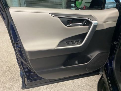Used 2023 Toyota RAV4 Limited image 27