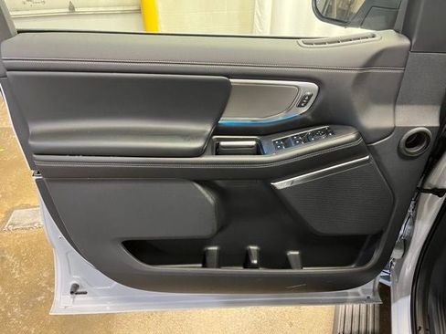 New 2026 Ford Expedition Max Platinum image 12