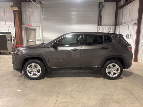 Used 2023 Jeep Compass Sport image 6