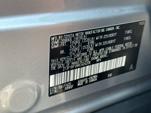 Used 2024 Toyota RAV4 XLE AWD/4WD image 28