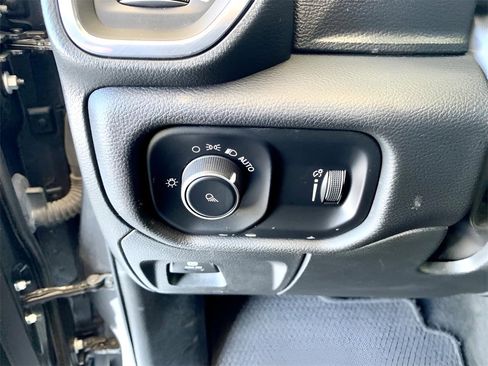 Used 2024 RAM 1500 Laramie image 30