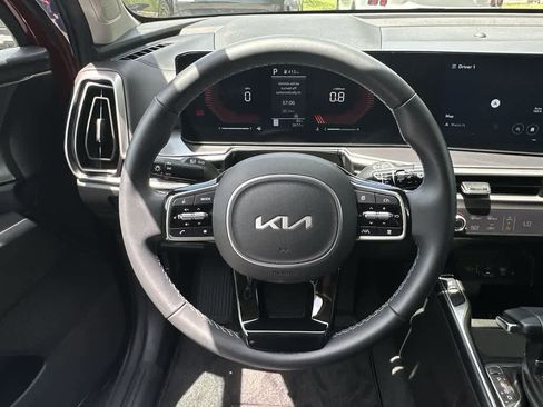 Certified 2025 Kia Sorento S w/ Panoramic Sunroof Package FWD image 15