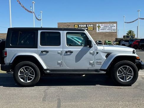 Used 2022 Jeep Wrangler Unlimited Sahara AWD/4WD image 2