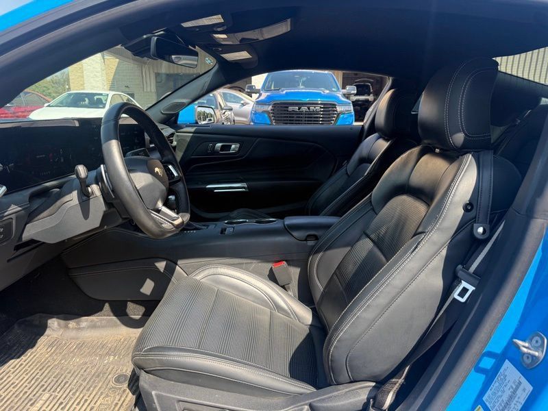 Used 2024 Ford Mustang GT Premium RWD image 3
