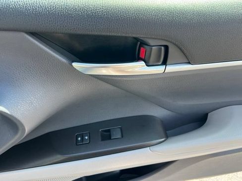 Used 2022 Toyota Camry SE w/ Audio Upgrade Package FWD image 32