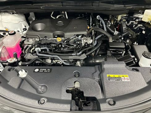 Used 2025 Toyota Sienna XSE image 72