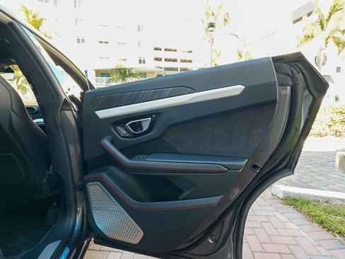 Used 2019 Lamborghini Urus AWD/4WD image 93