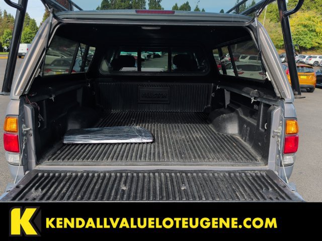 Used 2001 Toyota Tundra SR5 w/ Convenience Pkg RWD image 18
