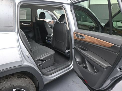 Used 2026 Volkswagen Atlas SE AWD/4WD image 43