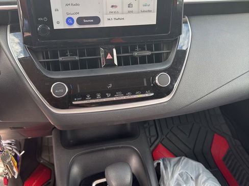 Used 2024 Toyota Corolla LE image 2