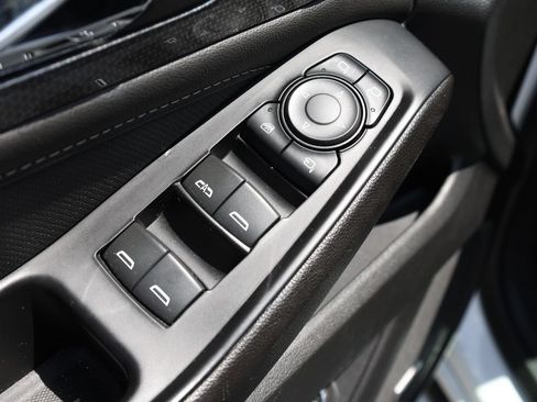 Used 2023 Chevrolet Traverse Premier FWD image 12