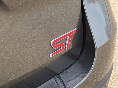 Used 2020 Ford Explorer ST w/ Premium Technology Package image 12