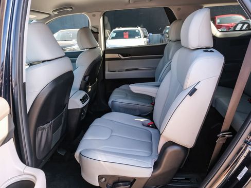 Used 2024 Hyundai Palisade SEL FWD image 16
