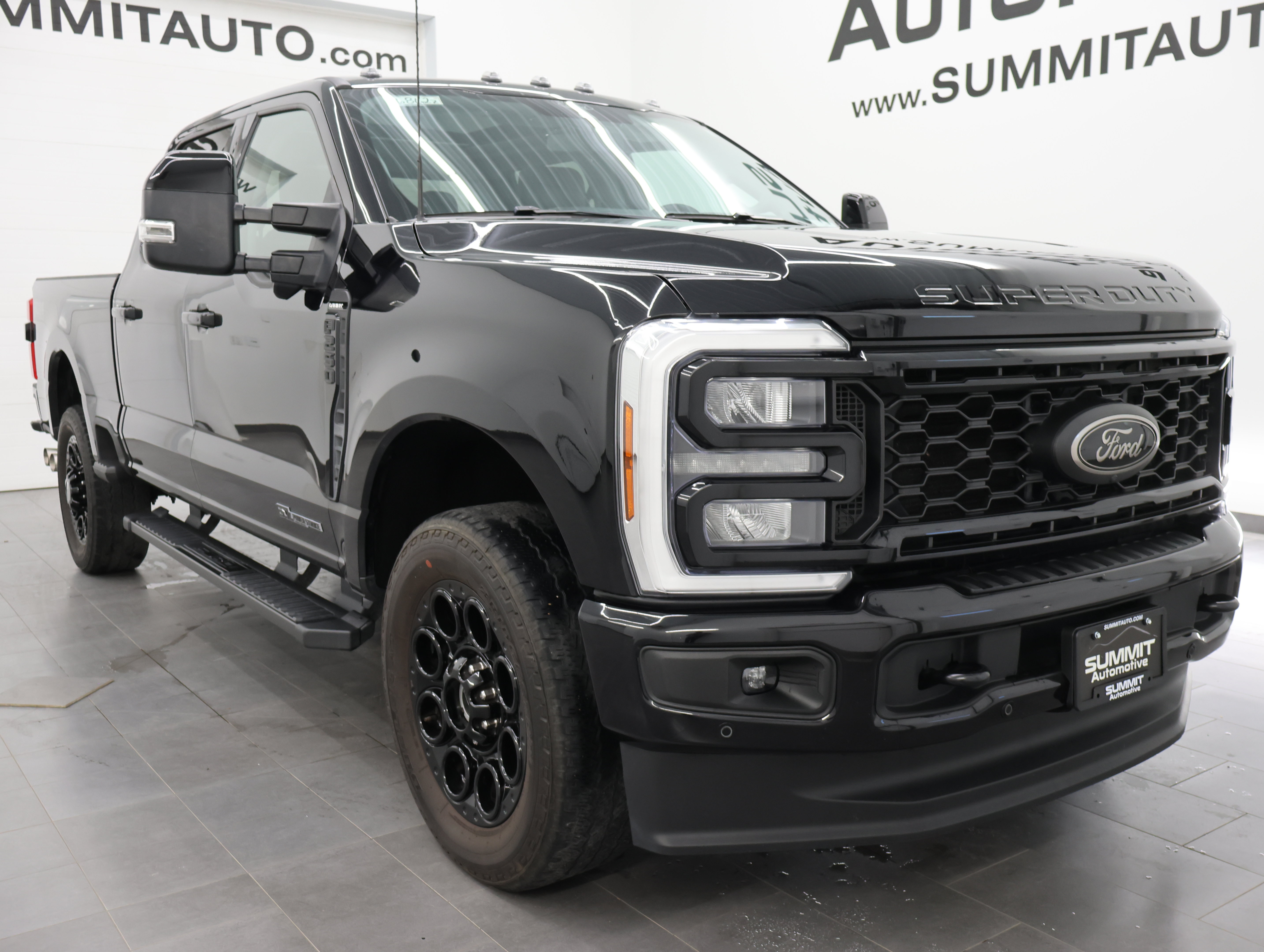 Used 2025 Ford F250 Lariat w/ Lariat Ultimate Package AWD/4WD image 2