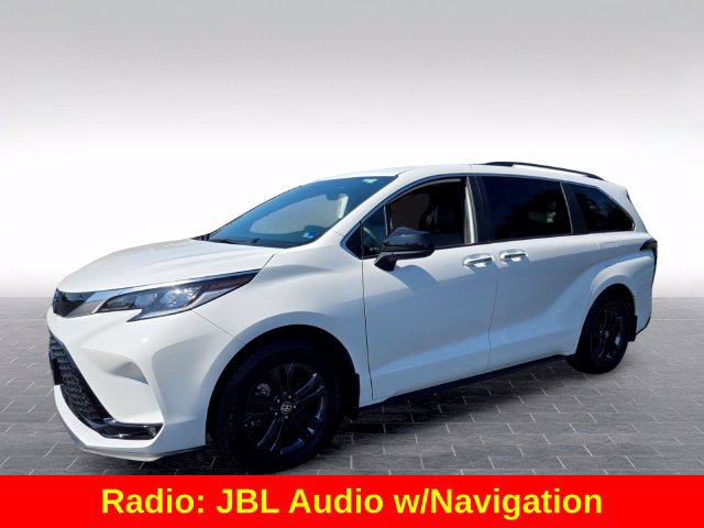 Used 2024 Toyota Sienna XSE w/ XSE Plus Package AWD/4WD image 4