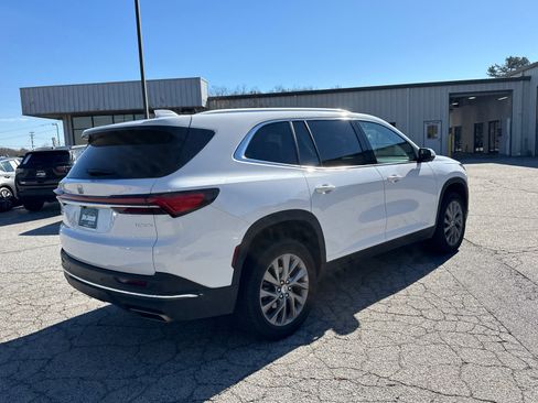 Used 2025 Buick Enclave Preferred image 5